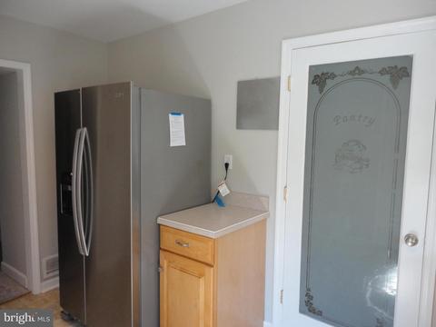 7618 1st St, Pasadena, MD 21122 photo 5