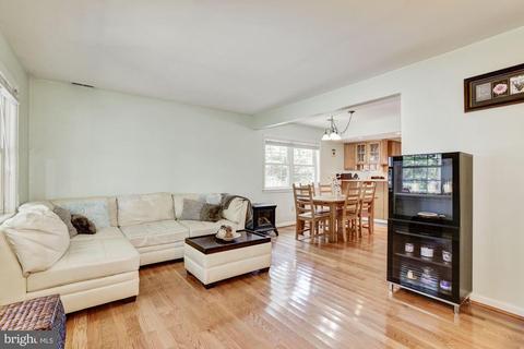 417 Fairmount Dr, Edgewater, MD 21037 photo 2