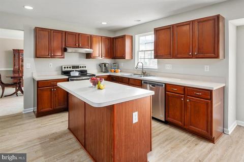 8146 Silverado Ct, Pasadena, MD 21122 photo 9