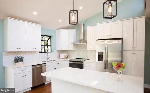 Kitchen - 901 Bear Neck Ct, Edgewater, MD 21037 photo 1 of 1