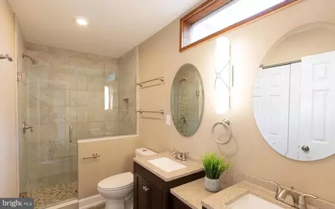 Bath - 901 Bear Neck Ct, Edgewater, MD 21037 photo 2 of 2