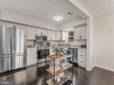 114 Oakwood Rd, Edgewater, MD 21037 photo 8
