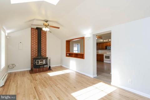 2014 Orchard Ave, Jessup, MD 20794 photo 3