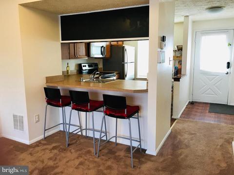8135 Tower Bridge Dr, Pasadena, MD 21122 photo 3