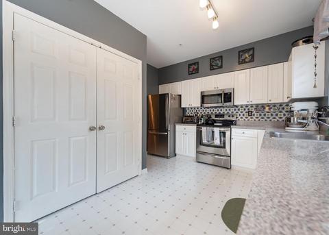 1122 Cranston Ct, Crofton, MD 21114 photo 4