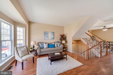 811 209th St, Pasadena, MD 21122 photo 2