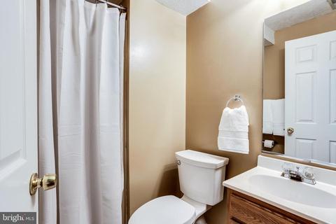 8098 Escalon Ave, Pasadena, MD 21122 photo 30