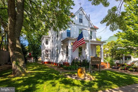 422 6th St, Annapolis, MD 21403 photo 1