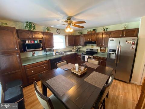 8487 Arbutus Rd, Pasadena, MD 21122 photo 1