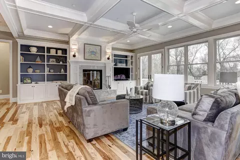 Living - 3621 Edgemont St, Edgewater, MD 21037 photo 3 of 3
