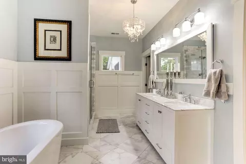 Bath - 3621 Edgemont St, Edgewater, MD 21037 photo 4 of 7
