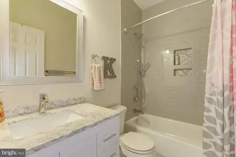 Bath - 3621 Edgemont St, Edgewater, MD 21037 photo 7 of 7