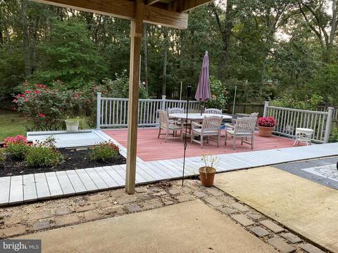 184 Oak Dr, Pasadena, MD 21122 photo 3