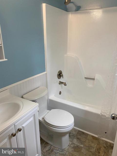 184 Oak Dr, Pasadena, MD 21122 photo 8
