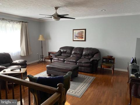 184 Oak Dr, Pasadena, MD 21122 photo 4