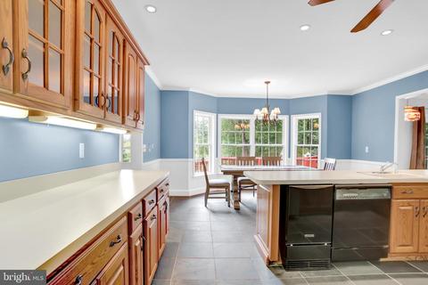 5207 Grenock Dr, Lothian, MD 20711 photo 6