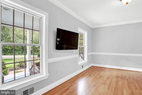5207 Grenock Dr, Lothian, MD 20711 photo 3