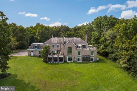 5088 Mountain Rd, Pasadena, MD 21122 photo 3