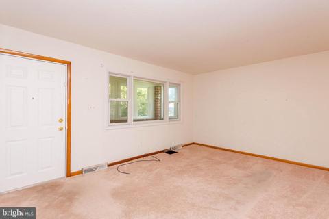 1909 Hilltop Rd, Pasadena, MD 21122 photo 5