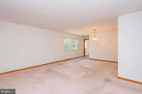 1909 Hilltop Rd, Pasadena, MD 21122 photo 7
