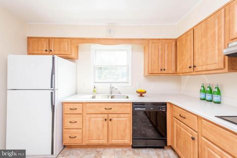 1909 Hilltop Rd, Pasadena, MD 21122 photo 14