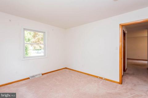 1909 Hilltop Rd, Pasadena, MD 21122 photo 17