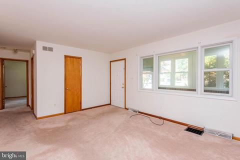 1909 Hilltop Rd, Pasadena, MD 21122 photo 6