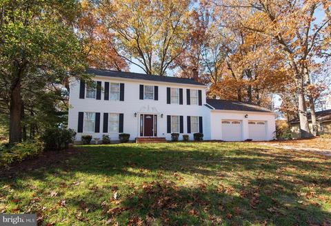 1215 Overview Dr, Pasadena, MD 21122 photo 1