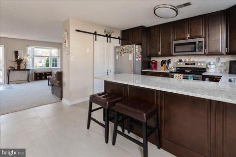 340 Rambling Ridge Ct, Pasadena, MD 21122 photo 4