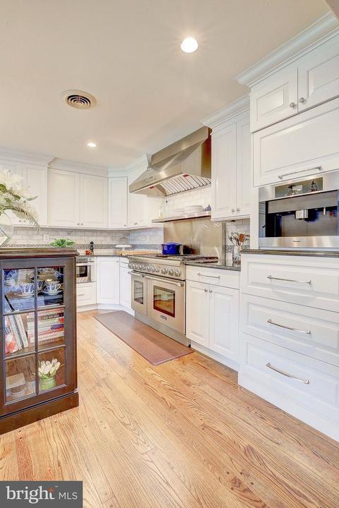 2112 Bay Front Ter, Annapolis, MD 21409 photo 24