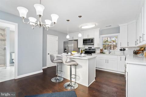 897 Woods Rd, Pasadena, MD 21122 photo 7