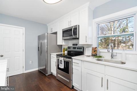897 Woods Rd, Pasadena, MD 21122 photo 11