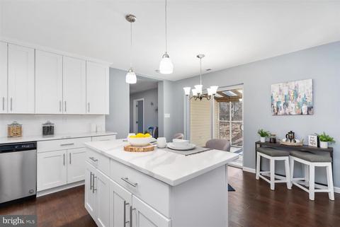 897 Woods Rd, Pasadena, MD 21122 photo 10