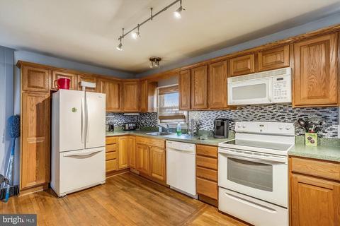 340 Eagle Hbr S, Laurel, MD 20724 photo 9