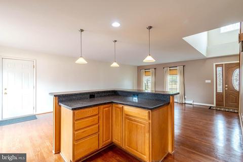 8418 Geneva Rd, Pasadena, MD 21122 photo 9