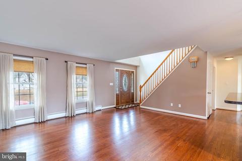 8418 Geneva Rd, Pasadena, MD 21122 photo 3