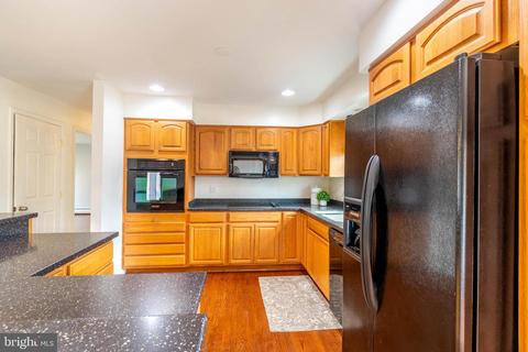 8418 Geneva Rd, Pasadena, MD 21122 photo 8