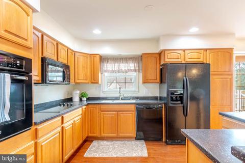 8418 Geneva Rd, Pasadena, MD 21122 photo 7