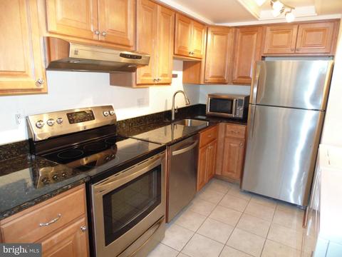 1915 Everglade Ct, Crofton, MD 21114 photo 2