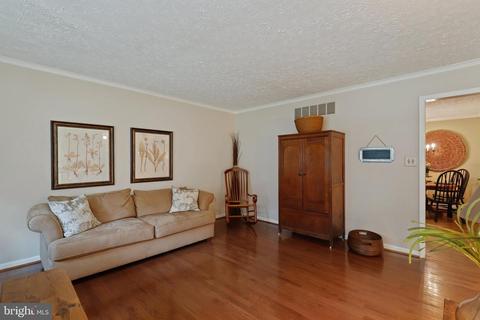 194 Oak Dr, Pasadena, MD 21122 photo 6