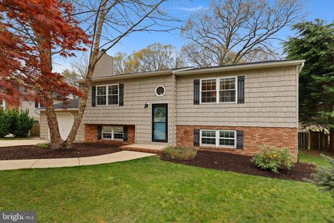 194 Oak Dr, Pasadena, MD 21122 photo 2