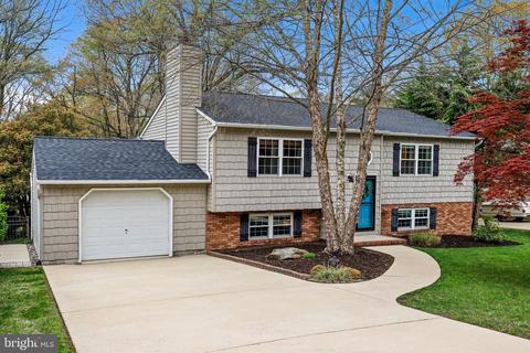 194 Oak Dr, Pasadena, MD 21122 photo 1