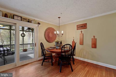 194 Oak Dr, Pasadena, MD 21122 photo 9