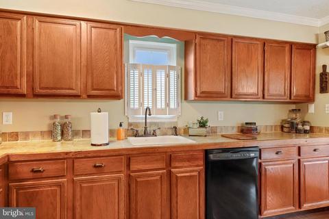 194 Oak Dr, Pasadena, MD 21122 photo 12