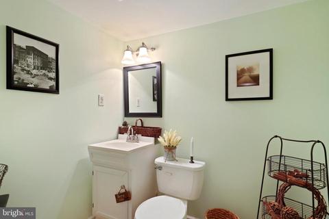194 Oak Dr, Pasadena, MD 21122 photo 31