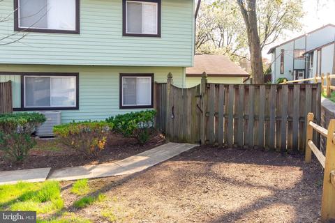 2071 Happy Ln, Crofton, MD 21114 photo 2