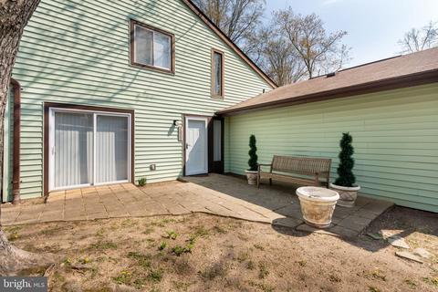 2071 Happy Ln, Crofton, MD 21114 photo 3