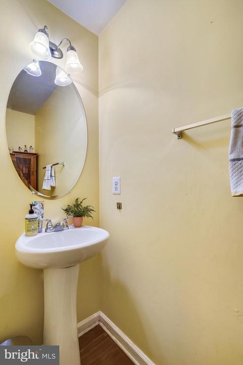 652 210th St, Pasadena, MD 21122 photo 14