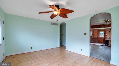 223 Dale Rd, Pasadena, MD 21122 photo 4
