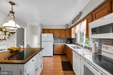 1679 Thorpe Rd, Pasadena, MD 21122 photo 9